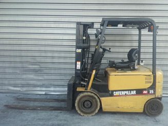 4-Rad Gabelstapler Caterpillar EP25K-PAC