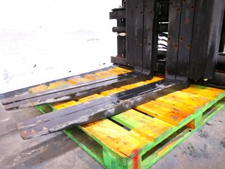 Dreifach-Palettenklammern FQS 1-2 Caterpillar 4000