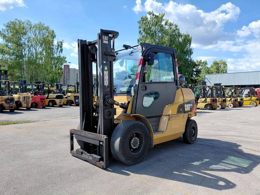 4-Rad Gabelstapler Caterpillar GP45N - 1