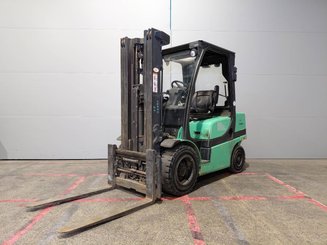 4-Rad Gabelstapler Yale GDP30VX - 1