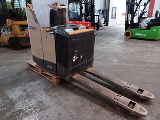 Niederhubwagen mit Deichsel Crown WT3040 2.00