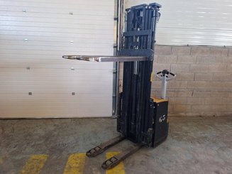Hochhubwagen mit Deichsel Caterpillar NSP16N2