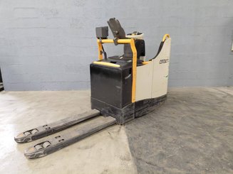 Niederhubwagen Fahrerstand Crown WT3040 - 2