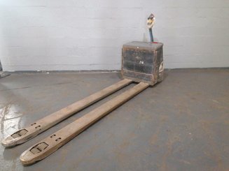 Niederhubwagen mit Deichsel Crown WP3020