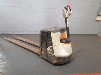 Niederhubwagen mit Deichsel Crown WP3020