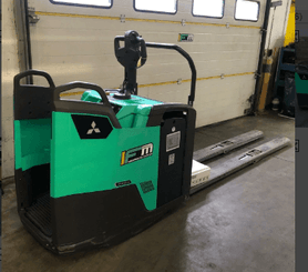 Niederhubwagen Fahrerstand Mitsubishi PBF20N3R Fourches 2400mm