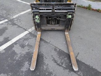 4-Rad Gabelstapler Caterpillar GP30NTD - 4