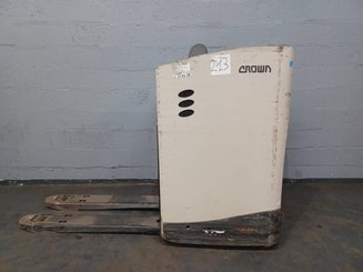 Niederhubwagen Fahrerstand Crown RT4020-2.0