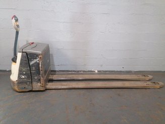 Niederhubwagen mit Deichsel Crown WP3020