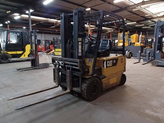 4-Rad Gabelstapler Caterpillar EP25K-PAC