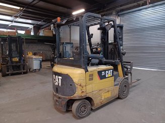4-Rad Gabelstapler Caterpillar EP25K-PAC