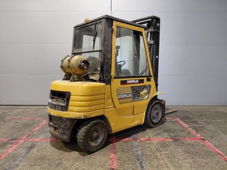 4-Rad Gabelstapler Caterpillar GP25