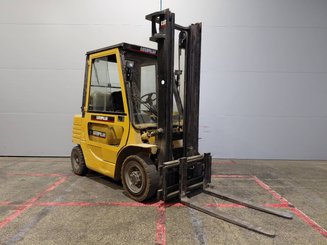 4-Rad Gabelstapler Caterpillar GP25