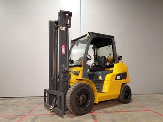 4-Rad Gabelstapler Caterpillar GP40NTD