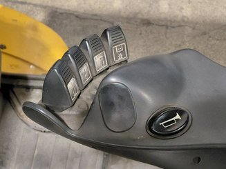 4-Rad Gabelstapler Yale GDP90VX