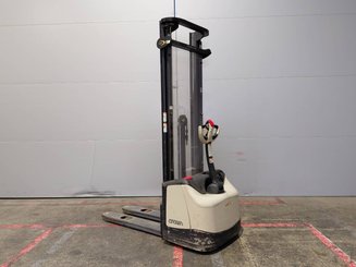 Hochhubwagen mit Deichsel Crown WF3000 - 1