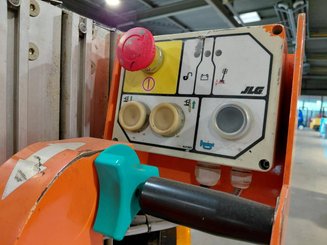 Senkrechtlift JLG TOUCANDUO