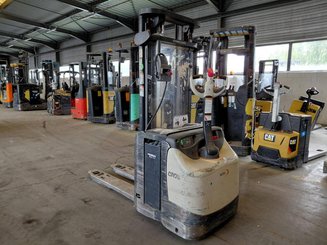 Hochhubwagen mit Deichsel Crown ESI4000-12