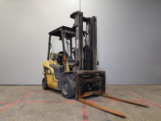4-Rad Gabelstapler Caterpillar GP25NTD - 1