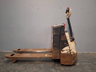 Niederhubwagen mit Deichsel Crown WP3015-1.6 - 9