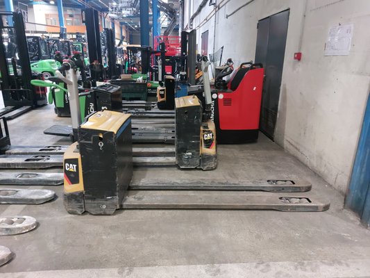 Niederhubwagen mit Deichsel Caterpillar NPP20N2 - 1
