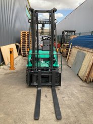 4-Rad Gabelstapler Mitsubishi FG18N