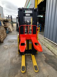 Hochhubwagen Yale MS12X
