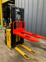 Hochhubwagen Yale MS12X