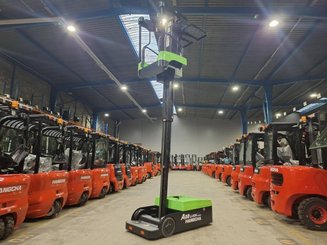 Senkrechtlift Hangcha CJD02-AMC1-M1I