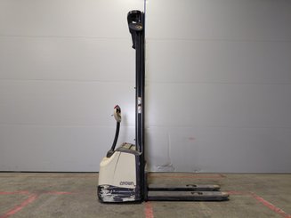 Hochhubwagen mit Deichsel Crown WF3000 1.2 - 4