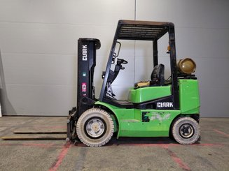 Gasstapler Clark CGP25 - 4