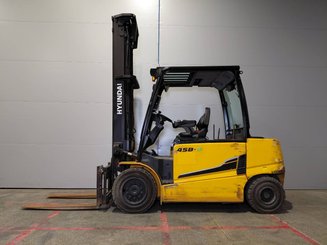 4-Rad Gabelstapler Hyundai 45B9