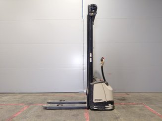 Hochhubwagen mit Deichsel Crown WF3000 1.2 - 5