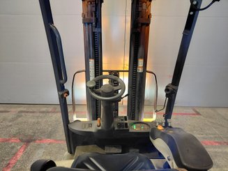 4-Rad Gabelstapler Crown SCF6040-18 - 7