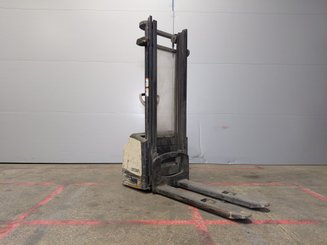 Hochhubwagen mit Deichsel Crown WF3000 10