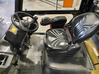 4-Rad Gabelstapler Caterpillar GP45NTD
