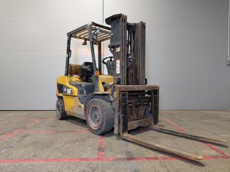 4-Rad Gabelstapler Caterpillar GP30NTD