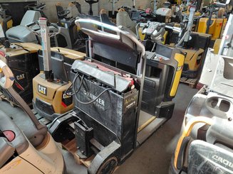 Schlepper Caterpillar NTR30N