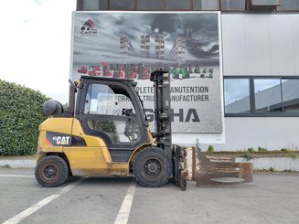 4-Rad Gabelstapler Caterpillar GP45NTD