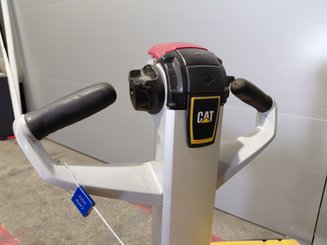 Niederhubwagen Fahrerstand Caterpillar NPV20N2