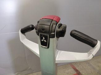 Niederhubwagen mit Deichsel Mitsubishi PBP16N2 - ACCOMPAGNANT