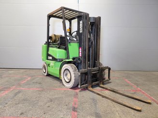 Gasstapler Clark CGP25 - 1