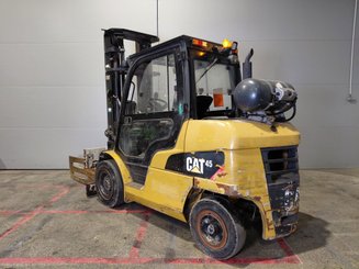 4-Rad Gabelstapler Caterpillar GP45NTD