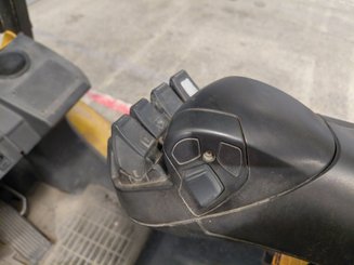 4-Rad Gabelstapler Caterpillar GP30NTD - 9