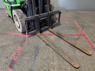Gasstapler Clark CGP25 - 7