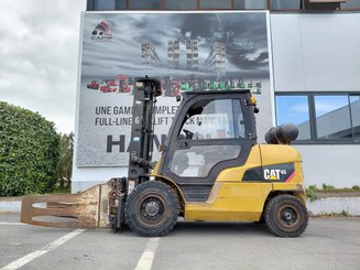 4-Rad Gabelstapler Caterpillar GP45NTD