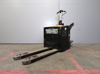 Niederhubwagen Fahrerstand Caterpillar NPV20N2