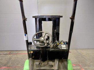 Gasstapler Clark CGP25 - 6