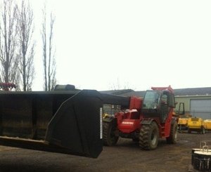Teleskoplader Manitou MHT10120 - 1