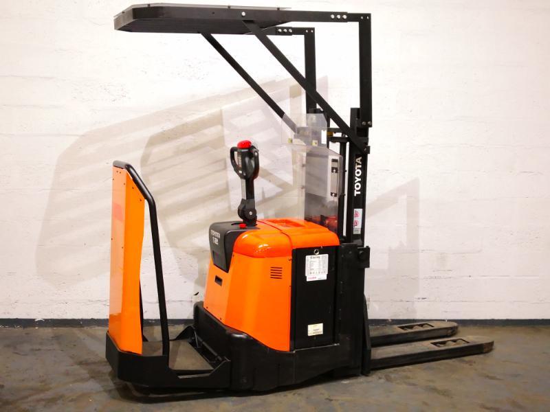 Hochhubwagen Fahrerstand Toyota 7SLL12.5F - 1